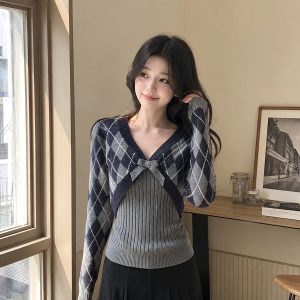 New Two-Piece Gray V-Neck Diamond Knit Sweater for Women Fall Winter Elegant Versatile Top